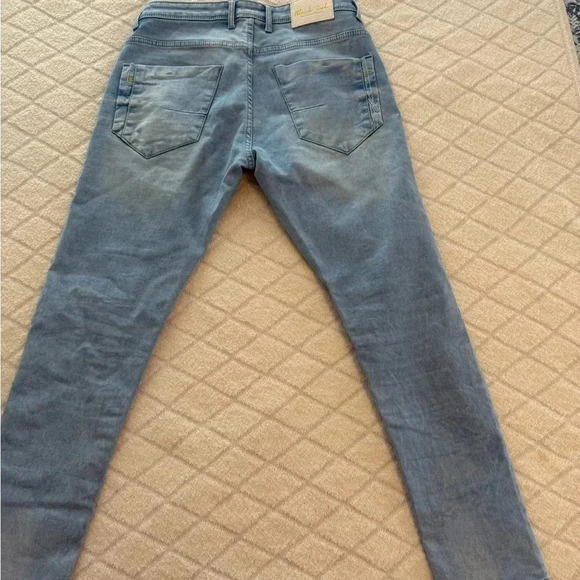 Black owl, designer jeans, size 32 light wash denim - Picture 11 of 13